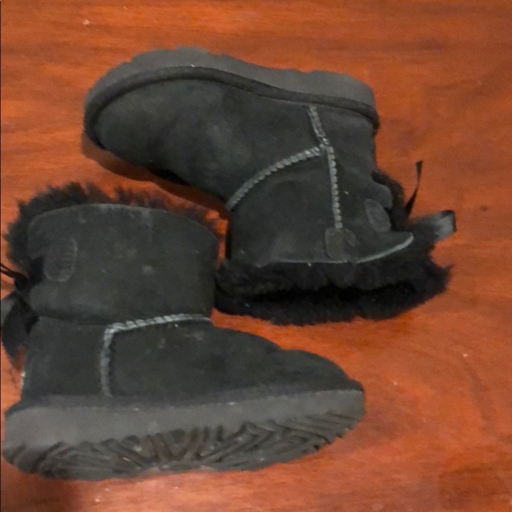 Little Girls Ugg boots - Picture 3 of 4